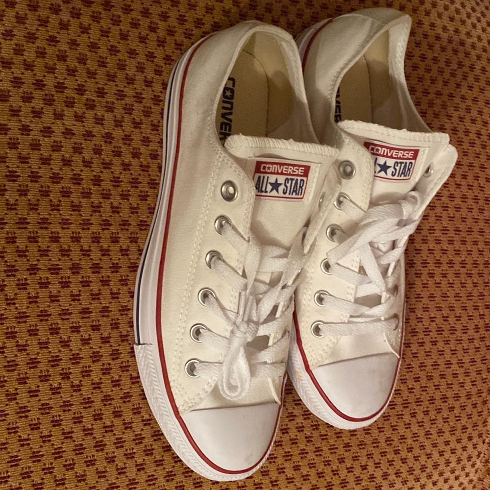 White Converse Sneakers  women’s size 9 never worn.